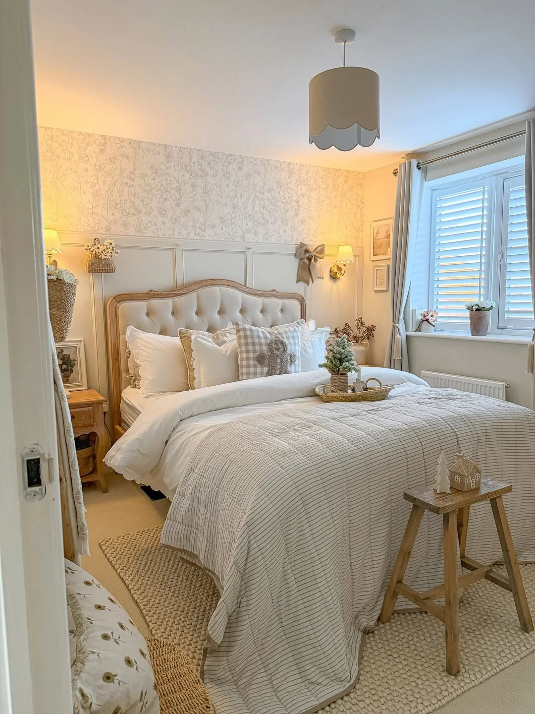 Neutral Area Rug with Subtle Texture or Pattern