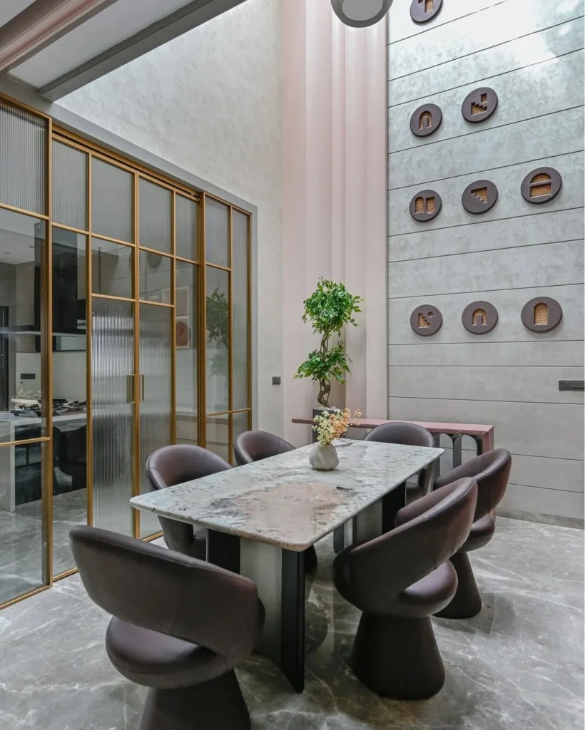 A Sophisticated Dining Space with Modern Warmth