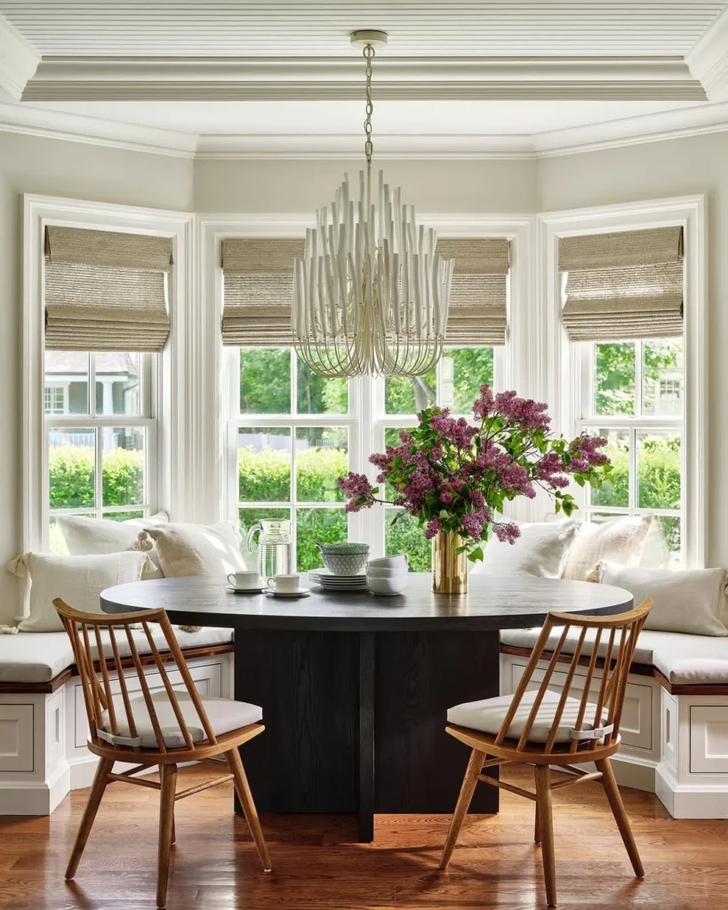 A Fresh and Stylish Dining Nook