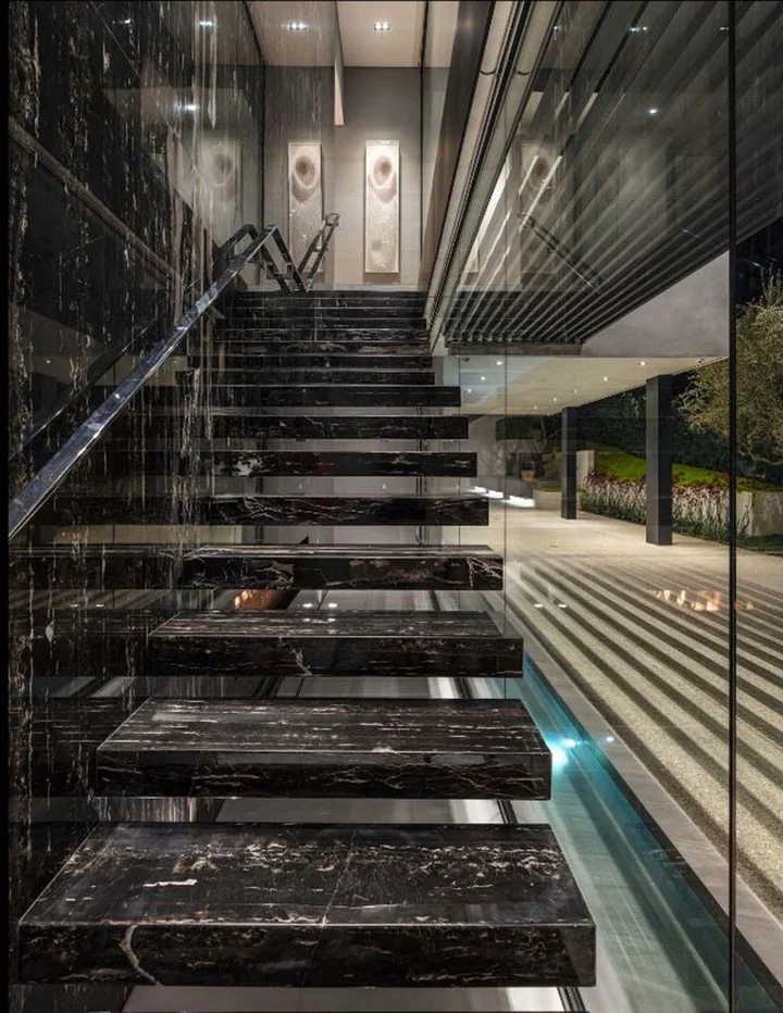 Luxury Black Marble Stairs