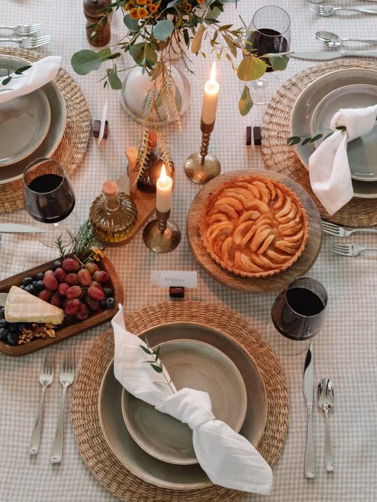 15 Spring Tablescapes Ideas for Fresh Gatherings 5 Layered Place Setting Ideas