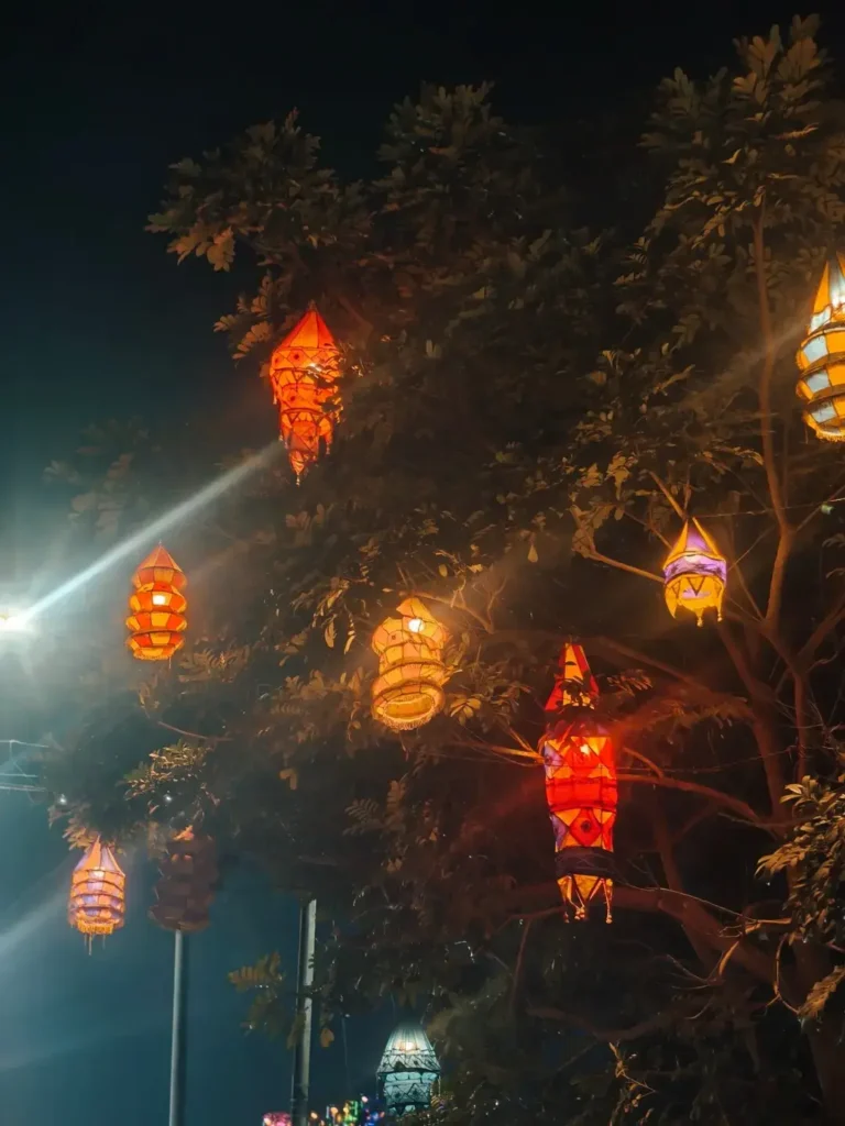 Lantern clusters for evening glow