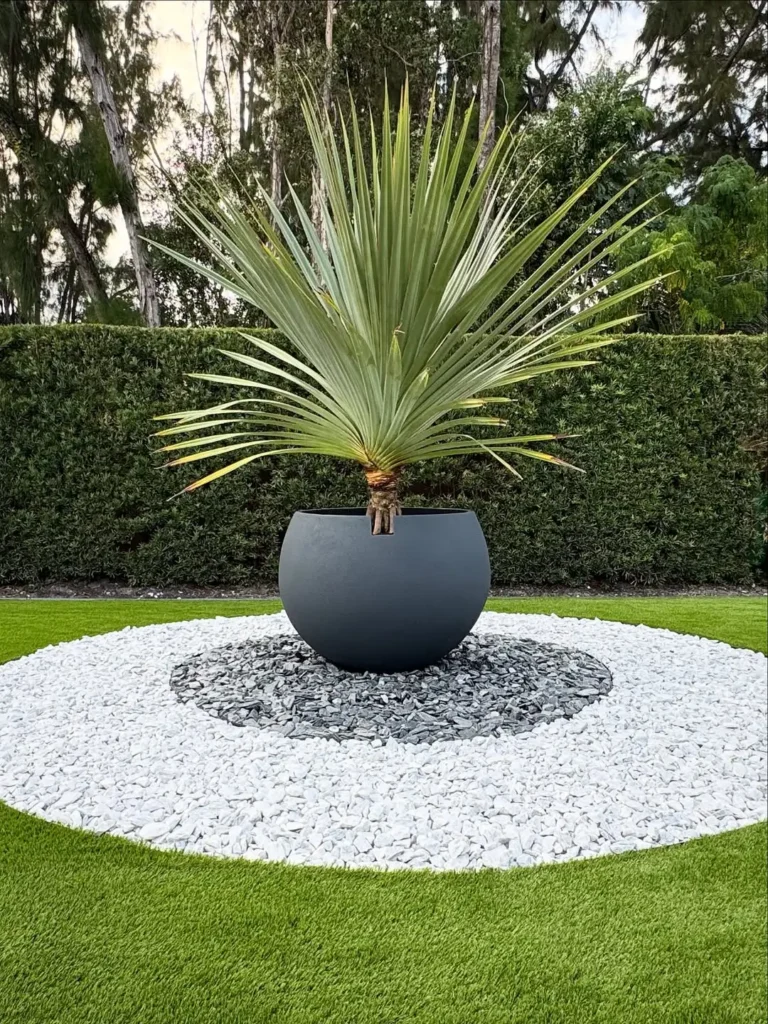 Oversized statement planters
