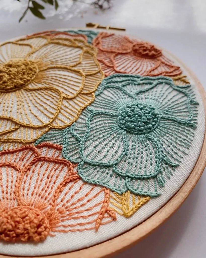 25 Floral Bedding Ideas for a Fresh Bedroom Look 37 Modern Graphic Floral Patterns