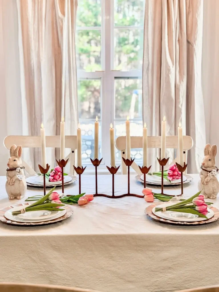 15 Spring Tablescapes Ideas for Fresh Gatherings 27 Minimal Spring Table Styling