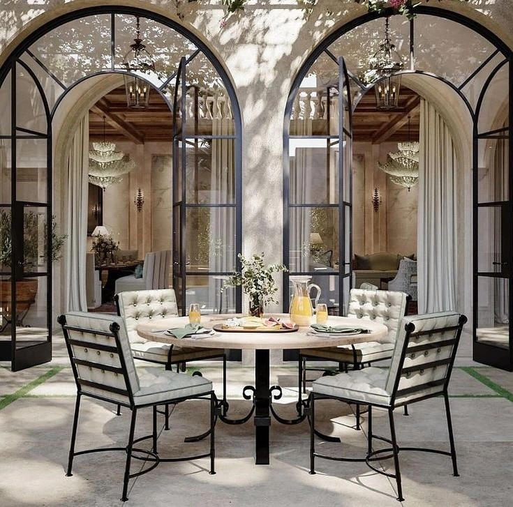 Outdoor Dining Lighting Setup