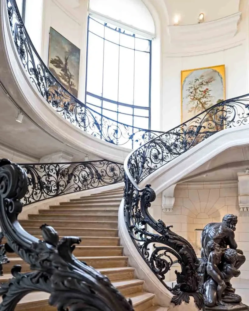 15 Grand Staircase Ideas That Elevate Your Home 5 Curved Grand Staircase