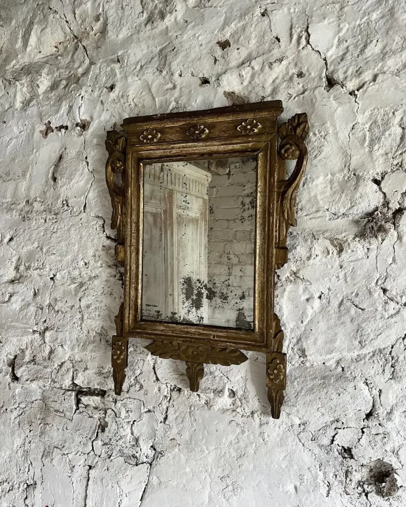 17 Vintage Mirror Ideas to Elevate Your Space 37 Rustic Antique Mirrors