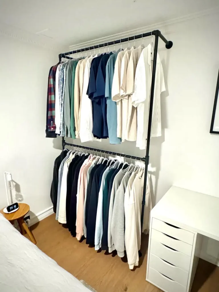 Industrial pipe closet racks