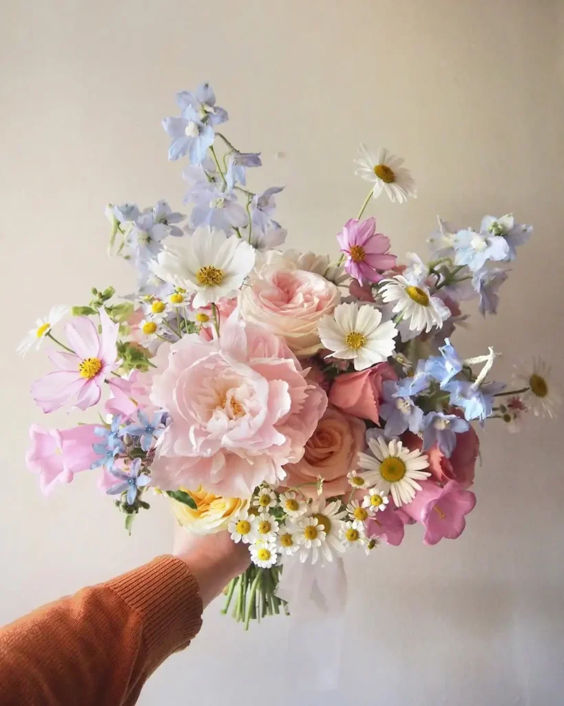 15 Easter Flower Arrangements For a Fresh Spring Home 5 Pastel Spring Bouquets