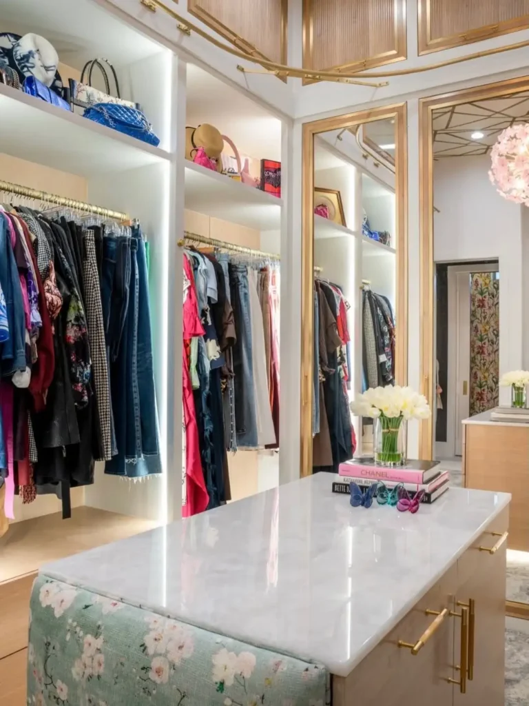 Luxury Boutique Closet Layouts