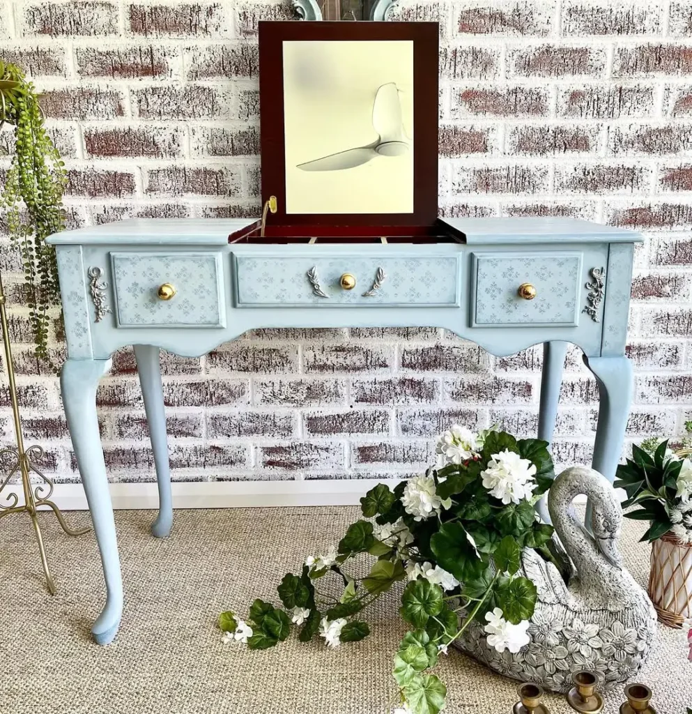 16 Vintage Vanity Ideas to Elevate Your Beauty Space 3 French Style Dressing Tables