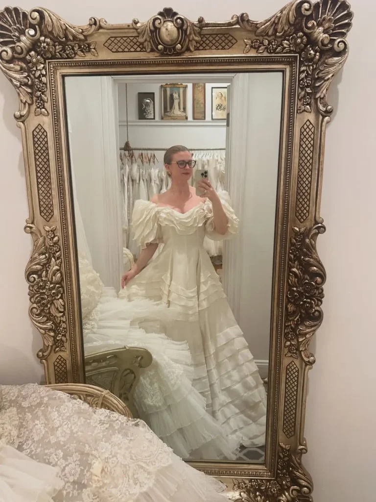 16 Full Length Mirror Ideas to Elevate Your Space 35 Vintage Full Length Dressing Mirrors