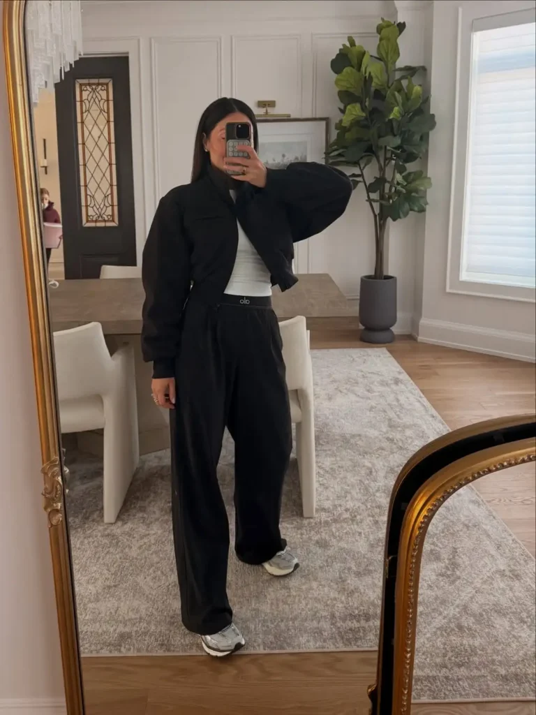 Minimal Mirror Everyday Style