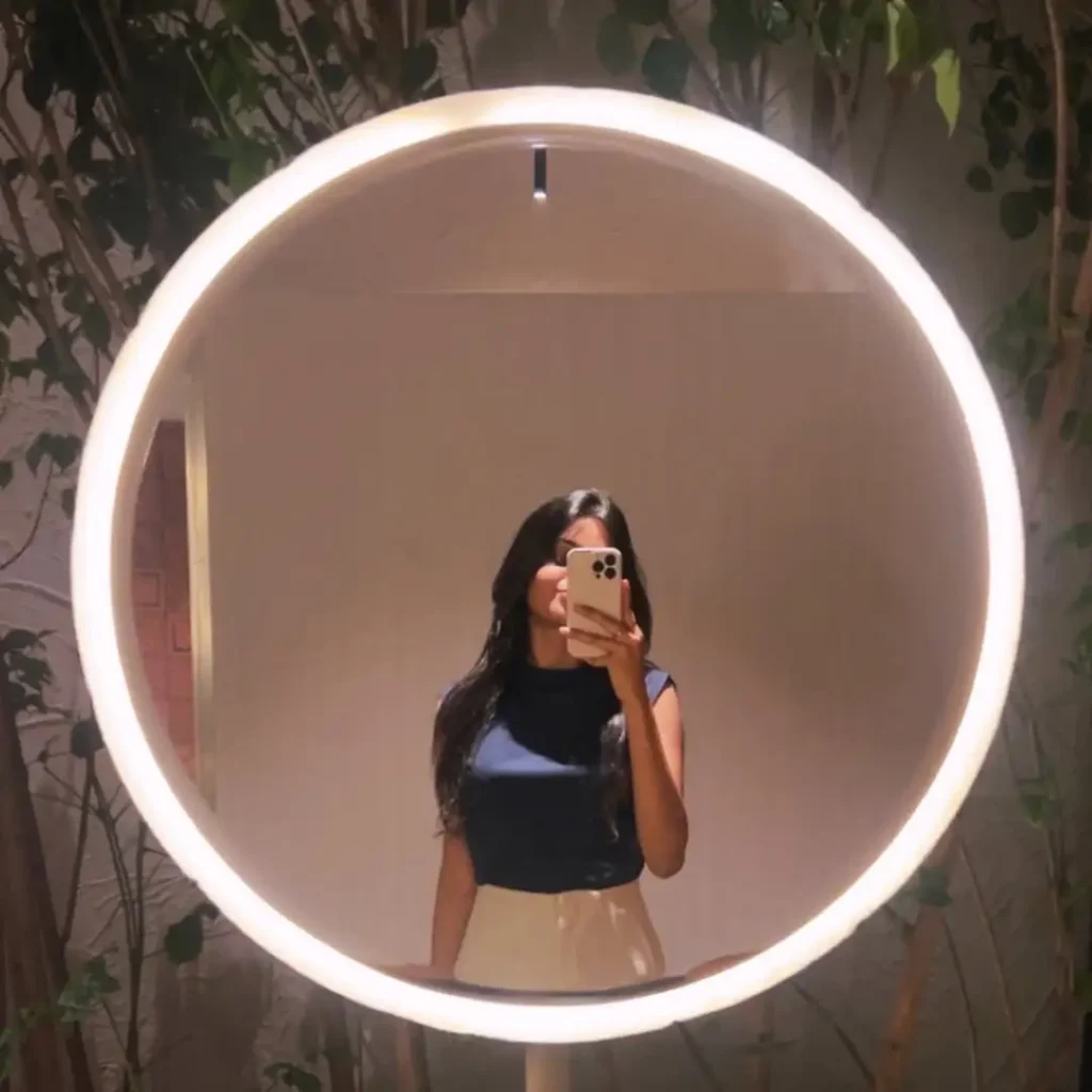 Mirror Selfie With LED Lights