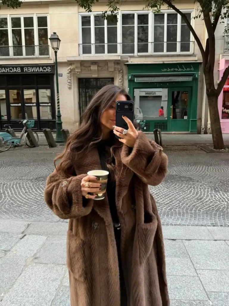 Street Style Mirror Selfies