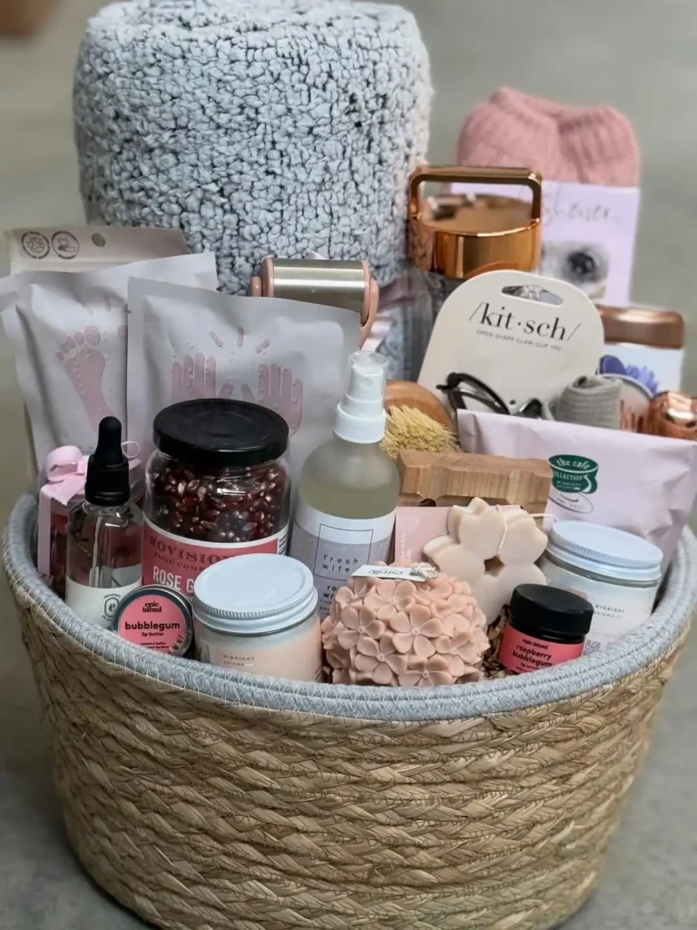 17 Vanity Organization Ideas For a calm, Stylish Vanity 31 Beauty Product Basket Storage