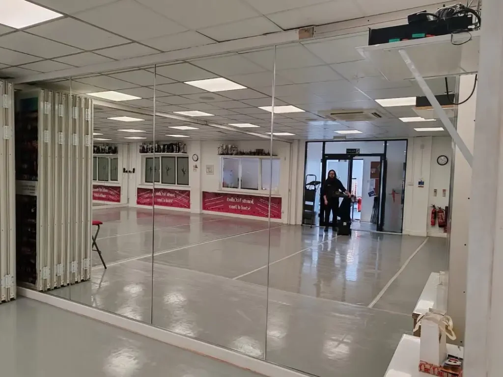 Floor to Ceiling Mirror Walls